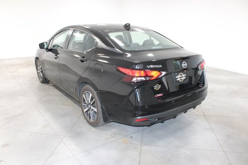 Used 2022 Nissan Versa SV image 6