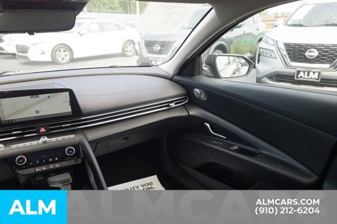 Used 2024 Hyundai Elantra SEL image 19
