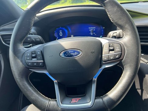 Certified 2020 Ford Explorer ST w/ Premium Technology Package image 28