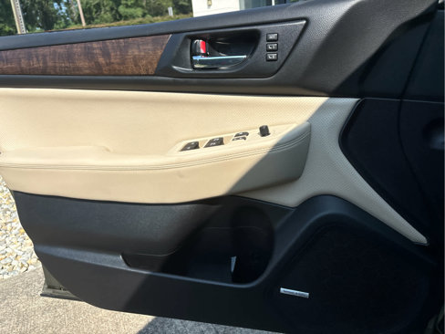 Used 2017 Subaru Outback 3.6R Limited image 23