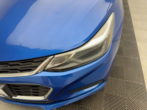 Used 2017 Chevrolet Cruze LT w/ Convenience Package image 11
