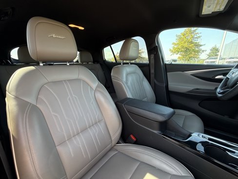 Used 2024 Buick Envista Avenir image 30
