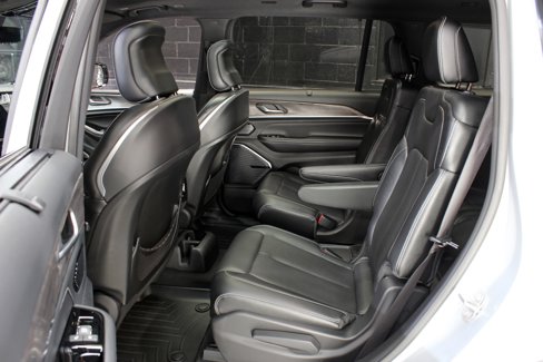 Used 2021 Jeep Grand Cherokee L Overland w/ Advanced Protech Group III image 40
