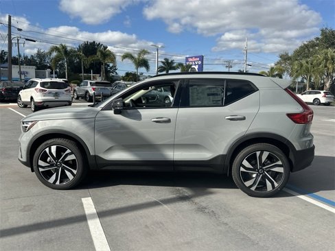New 2025 Volvo XC40 B5 Plus w/ Protection Package Premier image 10