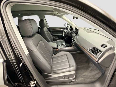 Used 2023 Audi Q5 2.0T Premium w/ Convenience Package image 18