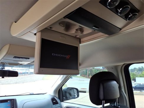 Used 2011 Dodge Grand Caravan Crew w/ Entertainment Group 1 image 18