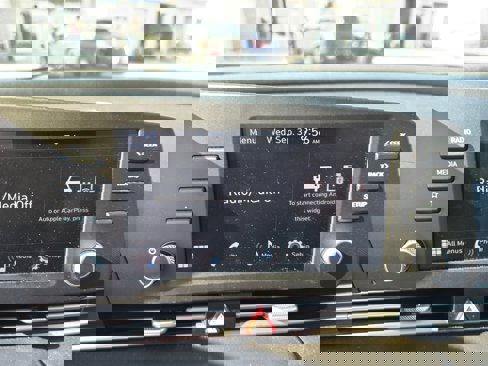 Certified 2024 Hyundai Elantra SE image 10