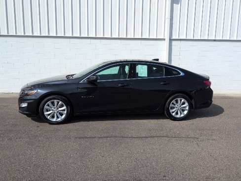 Used 2022 Chevrolet Malibu LT w/ Leather Package image 2