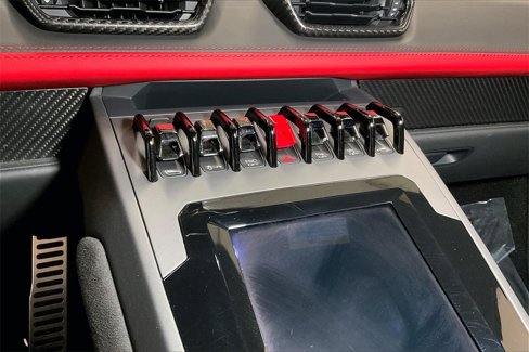 Used 2022 Lamborghini Huracan EVO image 32