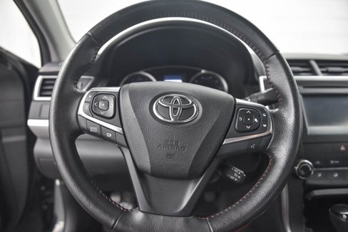 Used 2017 Toyota Camry SE image 17