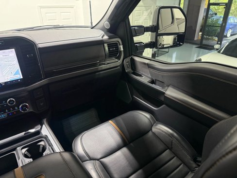 Used 2023 Ford F250 Platinum image 44