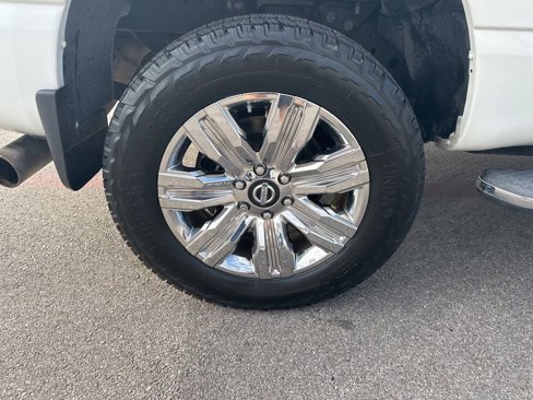 Used 2020 Nissan Titan SL w/ Moonroof Package image 42