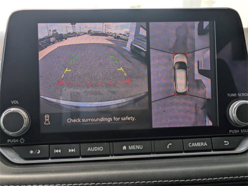 Used 2021 Nissan Rogue SL image 23