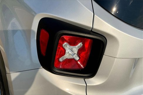 Used 2019 Jeep Renegade Latitude image 30