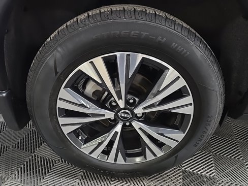 Used 2023 Nissan Rogue SV image 13