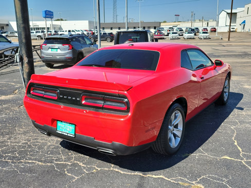 Used 2022 Dodge Challenger SXT image 7