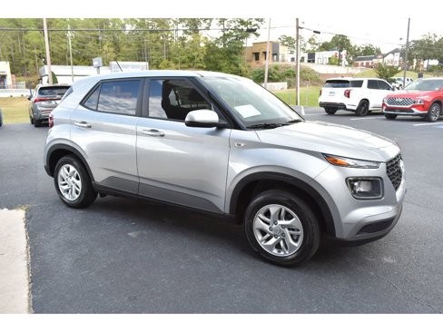 New 2025 Hyundai Venue SE image 6