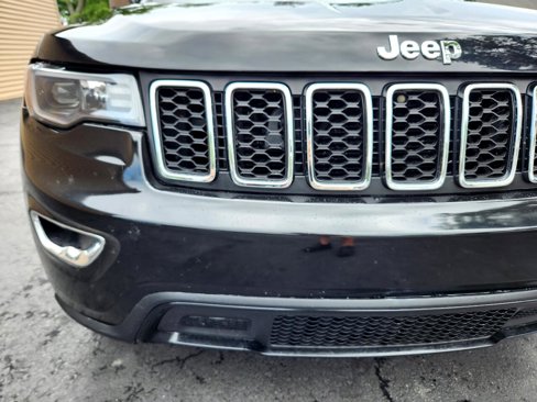 Used 2018 Jeep Grand Cherokee Limited image 34