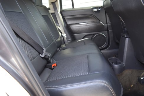 Used 2017 Jeep Compass Latitude image 24