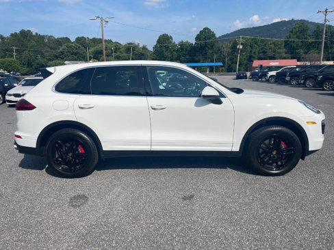 Used 2016 Porsche Cayenne image 7