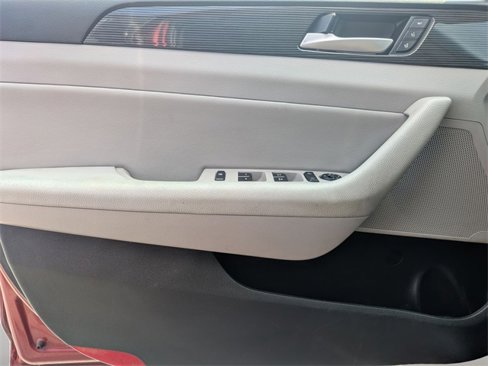 Used 2018 Hyundai Sonata Limited image 23