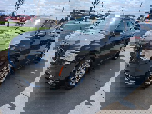 Used 2017 Chrysler 300 Touring w/ Value Package image 7