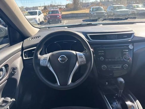 Used 2015 Nissan Rogue S w/ S Family Package image 16