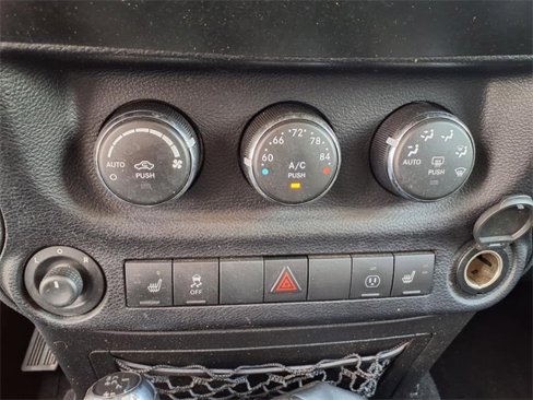 Used 2014 Jeep Wrangler Unlimited Rubicon w/ Connectivity Group image 23