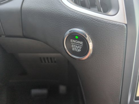Used 2023 Ford Edge SEL image 25
