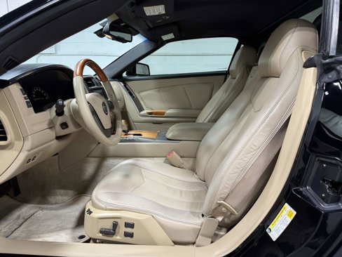 Used 2007 Cadillac XLR image 14