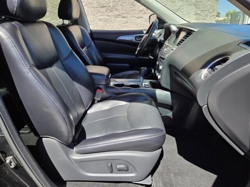 Used 2020 Nissan Pathfinder SL image 19