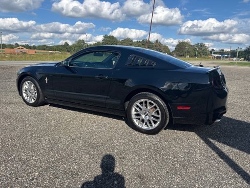 Used 2013 Ford Mustang Premium image 13