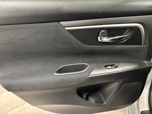 Used 2015 Nissan Altima 2.5 S w/ Power Driver Seat Package image 17