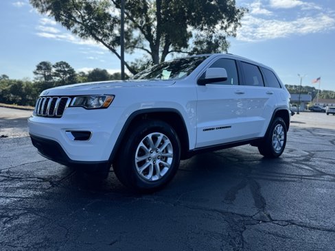 Used 2021 Jeep Grand Cherokee Laredo X image 2