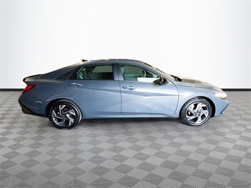 New 2025 Hyundai Elantra SEL image 8