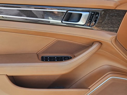 Certified 2021 Porsche Panamera image 22