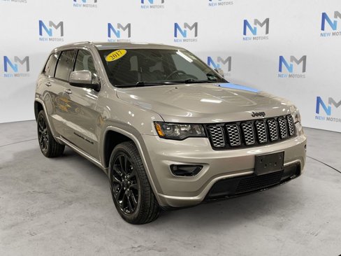Used 2017 Jeep Grand Cherokee Altitude image 7