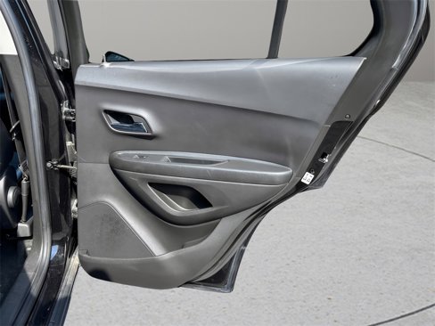 Used 2021 Chevrolet Trax LT image 23