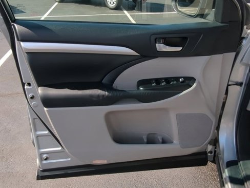 Used 2015 Toyota Highlander XLE image 14