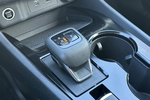 Used 2023 Nissan Rogue S image 18
