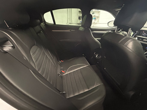 Used 2018 Alfa Romeo Stelvio Ti Sport image 22