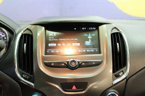 Used 2017 Chevrolet Cruze LT image 17