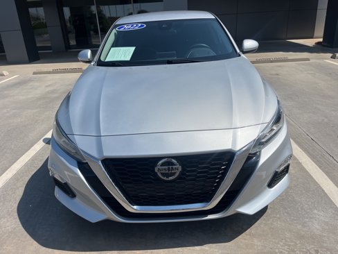 Used 2022 Nissan Altima 2.5 SV image 2