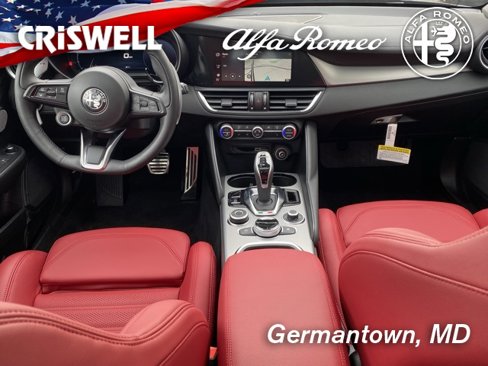 New 2025 Alfa Romeo Giulia AWD image 47