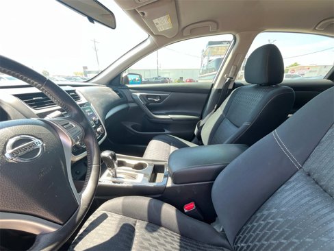 Used 2018 Nissan Altima 2.5 SV image 9