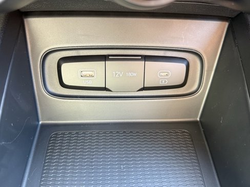 New 2025 Hyundai Venue SE image 27