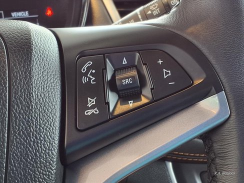 Used 2022 Chevrolet Trax LT w/ Sport Edition image 39