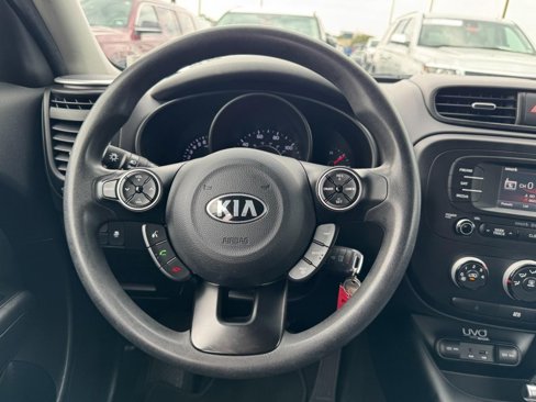 Used 2014 Kia Soul + image 12
