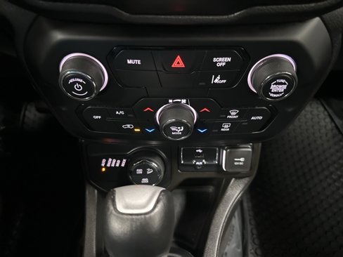 Used 2023 Jeep Renegade Trailhawk image 26