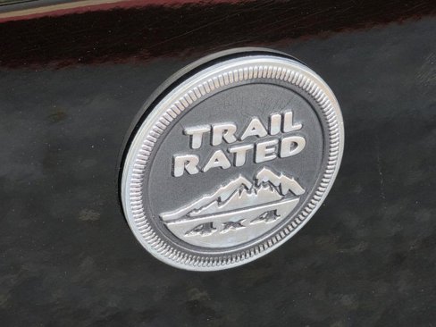 Used 2012 Jeep Wrangler Unlimited Sahara image 25